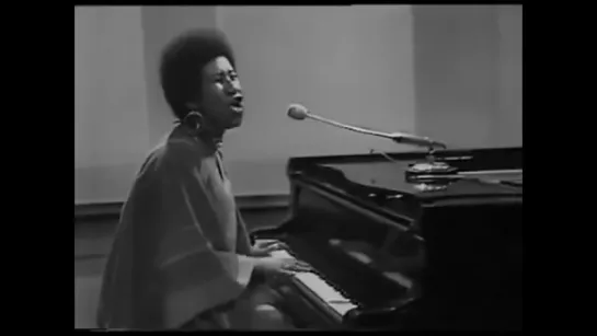 Крестная Уитни Хьюстон Aretha Franklin " ЭТОТ ПАРЕНЬ ВСЕМ ЛЖЕТ, Я ВИЖУ ЕГО НАСКВОЗЬ,И Я НЕ ПОНИМАЮ ПОЧЕМУ ОН ЛЖЕТ МНЕ