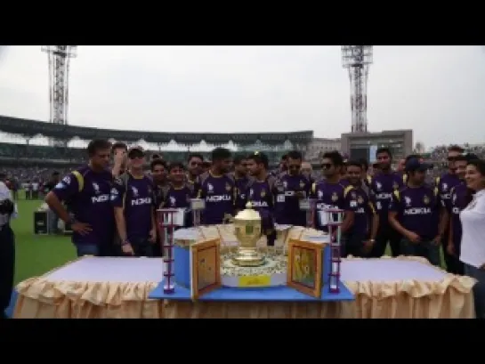 SHAH RUKH KHAN LIFTS THE CUP WITH THE KNIGHTS | Inside KKR Ep 46 | KKR winning ceremony celebrati...