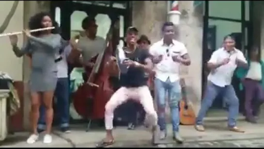 ASÍ O CON MAS ALEGRÍA, DESDE LA HABANA CUBA