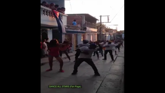 ASI SE BAILA CON SABOR EN LAS CALLES DE CUBA❤😍❤👏🏻🙌🏼👇🏼💫 " Beautiful Dance In The Streets Of Cuba"