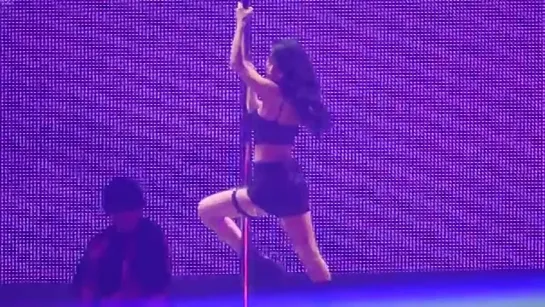 Momo from TWICE (move solo stage)