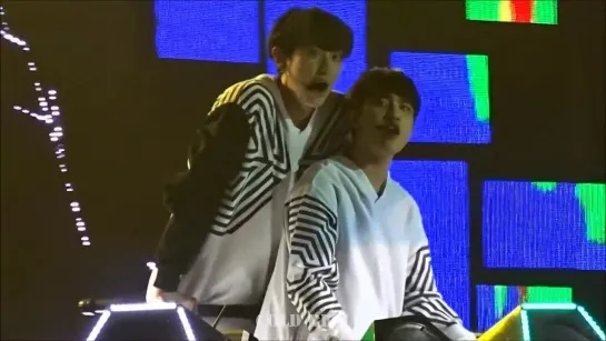 |FANCAM| 140920 The Lost Planet in Beijing @ EXO - 365 (Chanyeol & Kyungsoo focus)