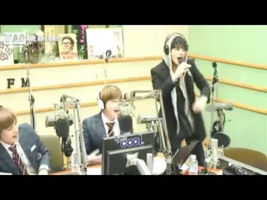 [РУСС.САБ]131107 EXO(Suho Kai) & Jung Joon Young - Wolf Live @ Kiss The Radio