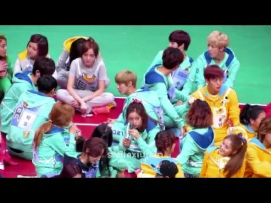 130128 fancam | Jia, Fei talking with Luhan & Tao (EXO)  | MBC Idol Star Athletics Championships 2013