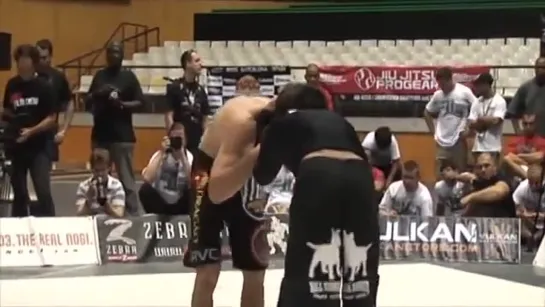 Rafael Mendes - Rubens Cobrinha Charles (Рафаэль Мендес - Рубенс Чарльз) ADCC 2009. Часть 1.