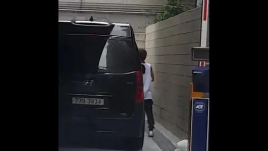 160715 [Fancam] Hoya at the Woollim building