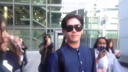 151008 [Fancam] London Heathrow Airport ~ Hoya