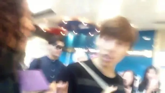 151008 [Fancam] London Heathrow Airport ~ Dongwoo