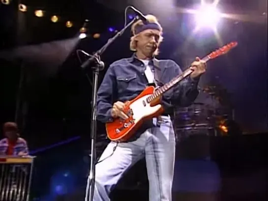 Dire Straits - Walk of Life (Live at the On Every Street Tour)