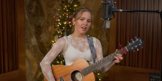 Emily Linge - Happy Xmas (War Is Over) - John Lennon (Christmas Cover)