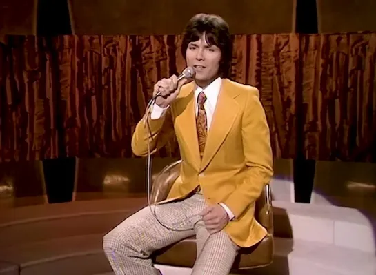 Cliff Richard - Constantly (The Nana Mouskouri Show, 09.05.1974)