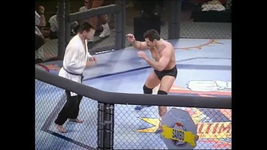 Oleg Taktarov vs Dan Severn.