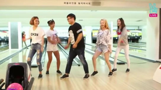 SNSD and manager dance Catch Me If You Can