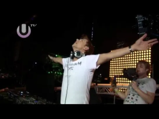 Armin Van Buuren - 2012 Ultra Music Festival Live (ASOT 550 Partial Set) [HD]