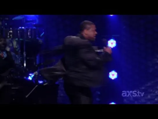 Chris Tucker salutes Quincy Jones via Michael Jackson on @AXSTV