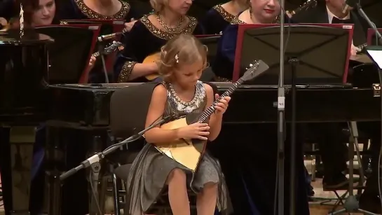 Anastasiia Tiurina (7 years) Valenki balalaika