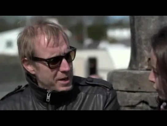 Rhys Ifans yn sgwrsio am Dylan Thomas