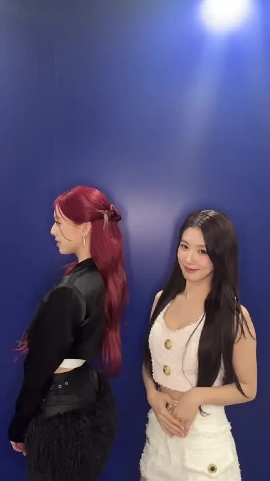 240114 Miyeon w/ITZY's Yuna - Untouchable Challenge