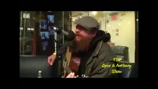 бомж поет "Creep" на Opie and Anthony's Sirius/XM show