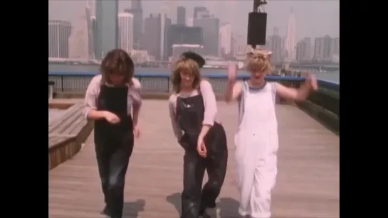 Bananarama - "Cruel summer" 1983