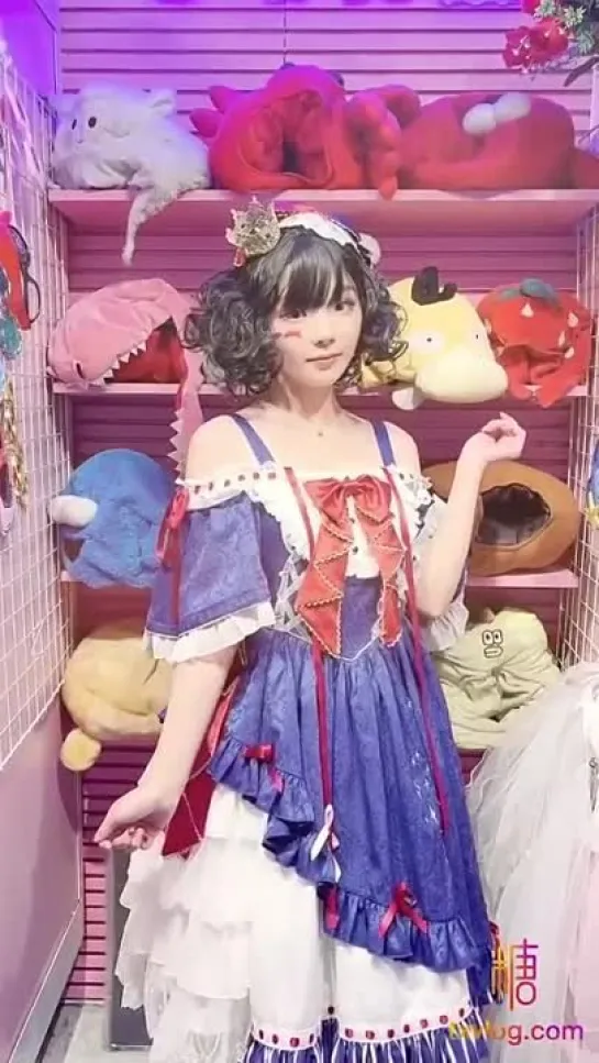 LoLi Girls Asian Snow White cosplay "Full Video Below"