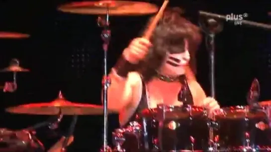 KISS - Guitar _ Drum Solo with Bazooka - Rock Am Ring 2010 - Sonic Boom Over Eur