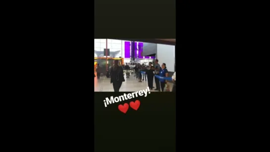 Lucía Méndez - meeting with fans at the Monterrey airport arrival hall, "Grandes De Los 80s" (MTY,31/08/2018)