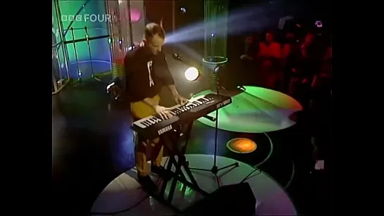 MOBY - GO (LIVE AT TOP OF THE POPS 1991)