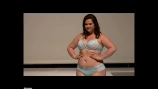 PLUS SIZE MODEL