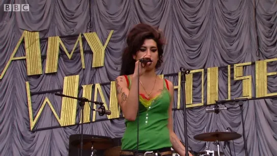 Amy Winehouse - Tears Dry On Their Own (Glastonbury 2007)