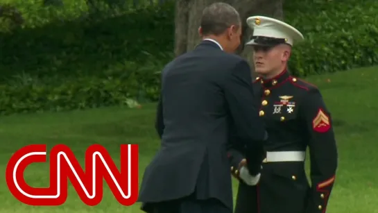 Обама забыл отдать честь | Obama forgets to salute