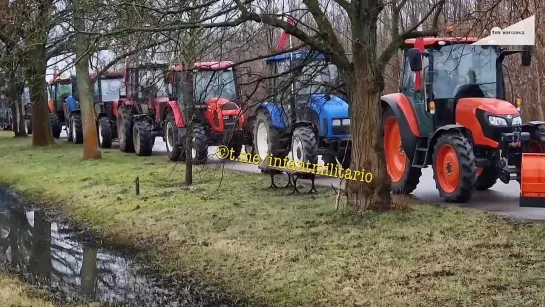 Фермеры заблокировали въезд в Варшаву с юга