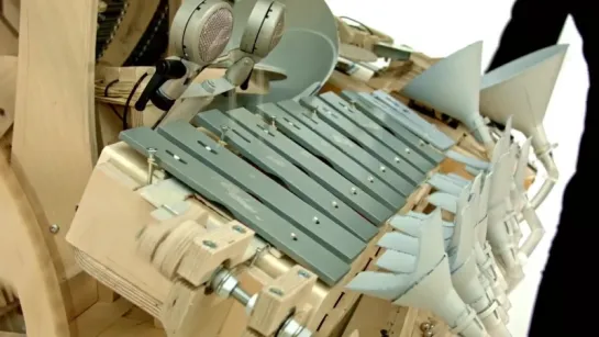 Wintergatan - Marble Machine (music instrument using 2000 marbles)