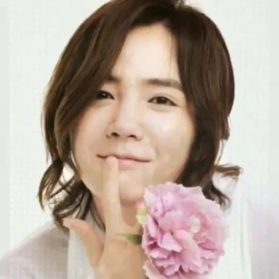 Jang Keun Suk • Man with flowers