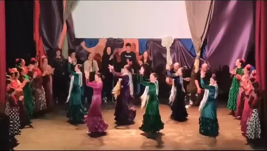 Academia de Flamenco y Danzas Noelia Sabarea | Bulerias