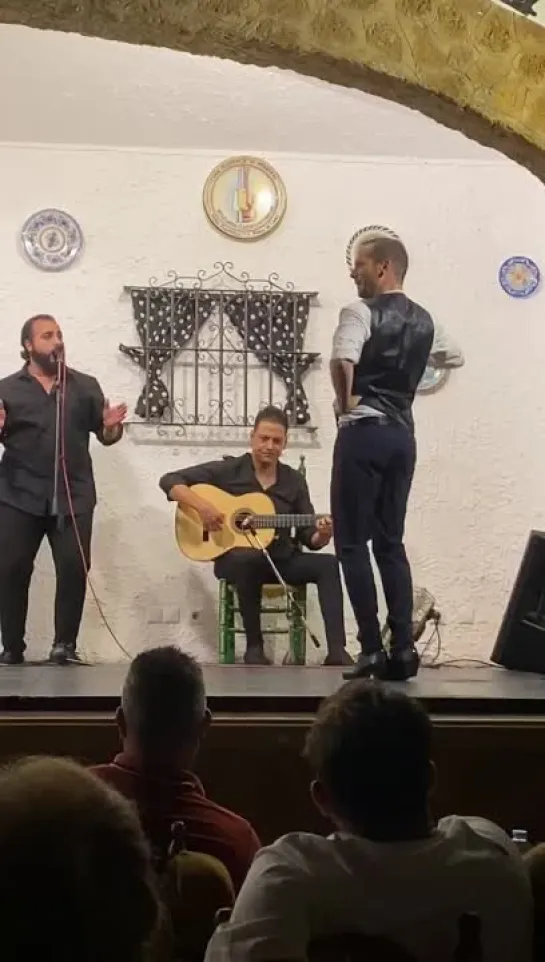 Jesús Fernández en la Peña Flamenca La Perla de Cadiz