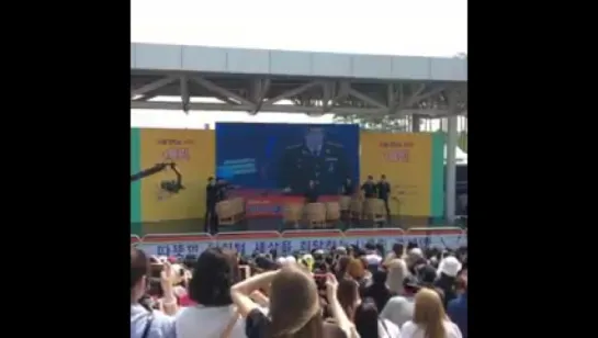 160528 выступление на Стадионе Кубка мира, Сеул (6)