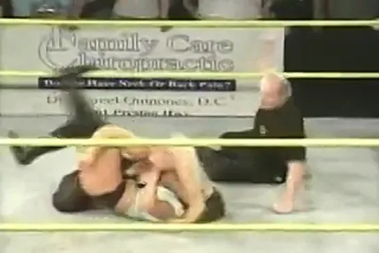 ODB def Beth Phoenix (5 may 2007 OVW)