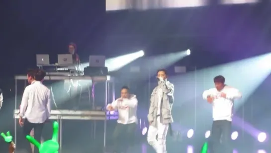 [FANCAM] [21.04.16] B.A.P World Tour Live On Earth 2016 Awake - Dallas - SPY