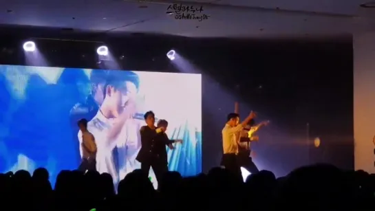 [FANCAM] [12.08.18] “2018 BOTH HANDS UP with B.A.P in Osaka”