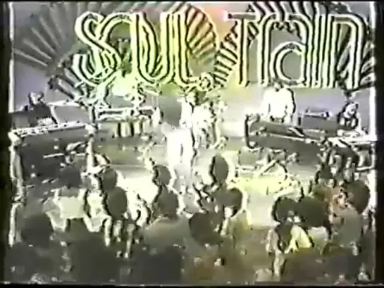 GINO VANNELLI on Soultrain 1975 PEOPLE GOTTA MOVE.......