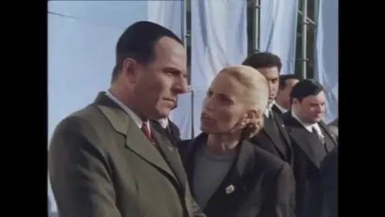 "Eva Perón" (1996) - 22 de agosto de 1951