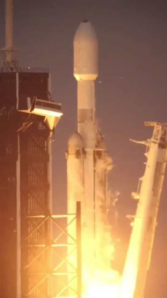 Взлёт Falcon Heavy