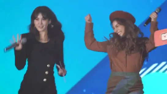 Ailee and Somi dancing to Momoland's "BOOM BOOM"