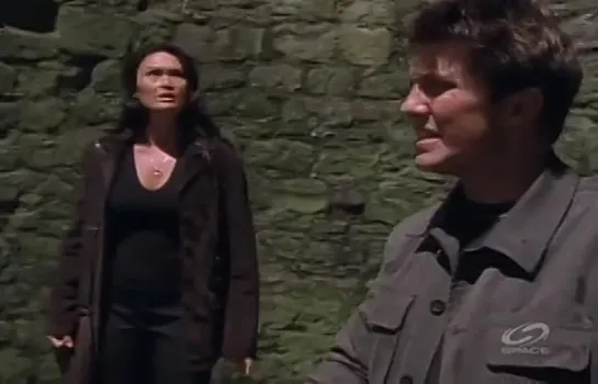 Relic Hunter (Cazatesoros) 3x17 La Cruz De Arturo