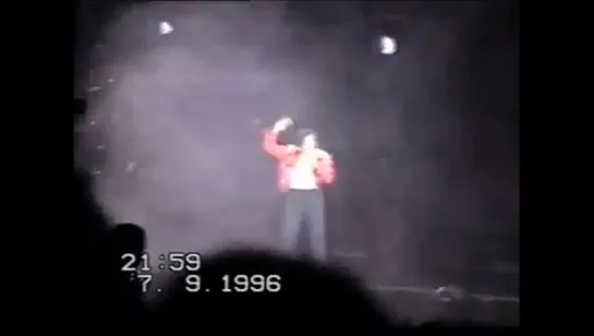 Michael Jackson - History Tour live in Prague - Beat It