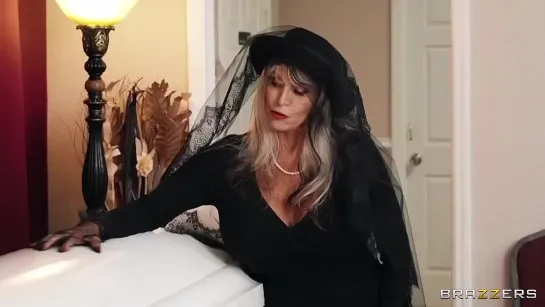 Sally DAngelo - fucks funerals director