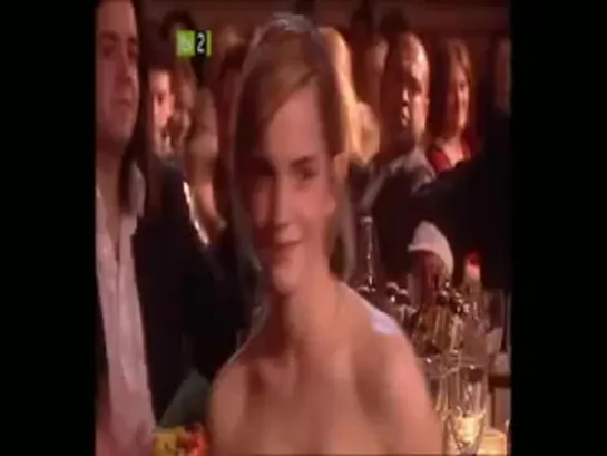 Emma_Watson_-_Empire_Movie_Awards_-_10th_March_2008-snoop