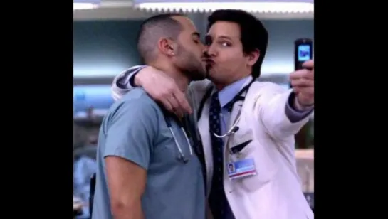 Nurse Jackie - Dr. Cooper (Peter Facinelli) and Mo-Mo gay kiss