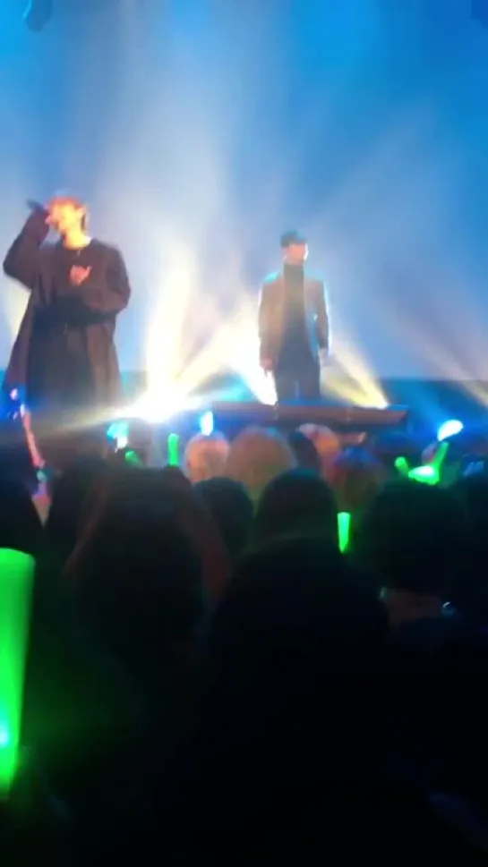 [FANCAM] [25.11.18] B.A.P 'FOREVER' TOUR — Toronto